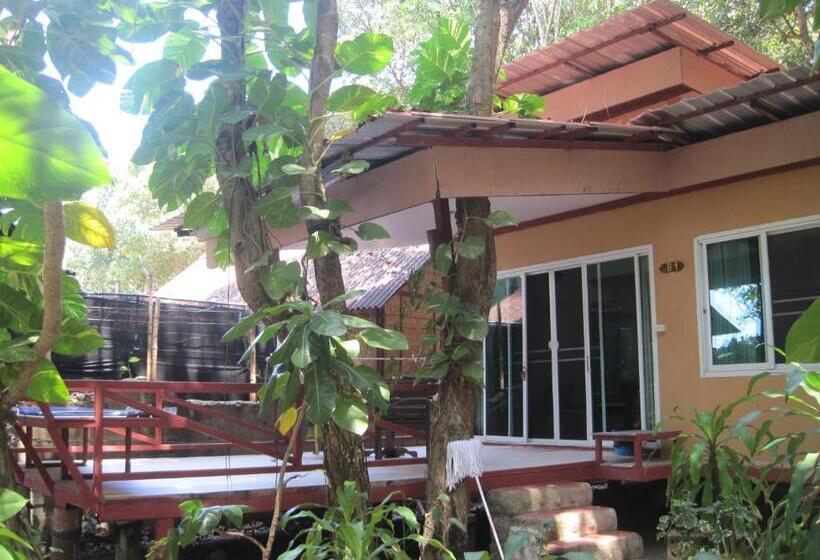 Jj Beach Resort & Jj Seafood