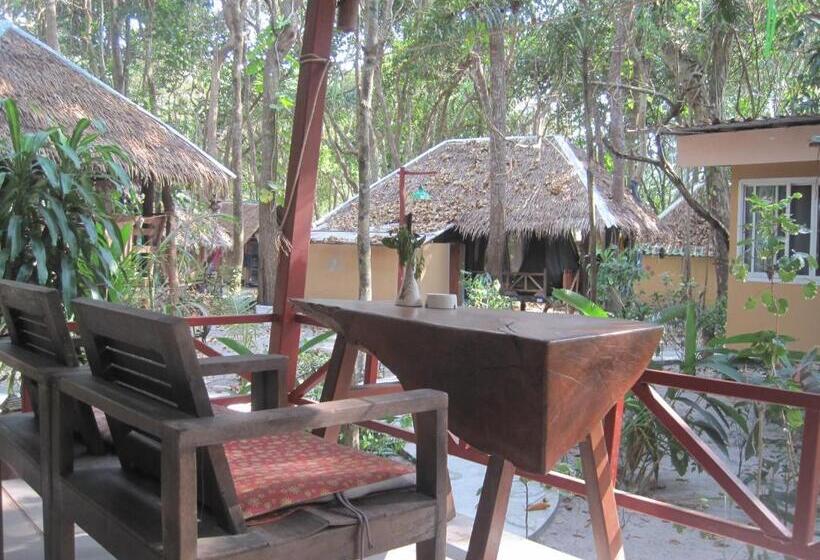 Jj Beach Resort & Jj Seafood