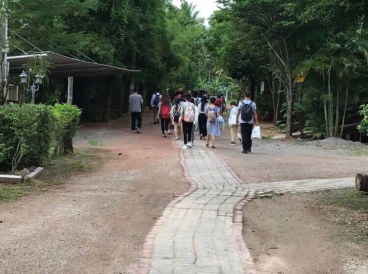 استراحتگاه Aioun At Amphawa