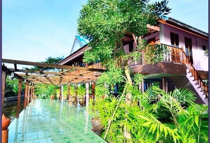 استراحتگاه Aioun At Amphawa