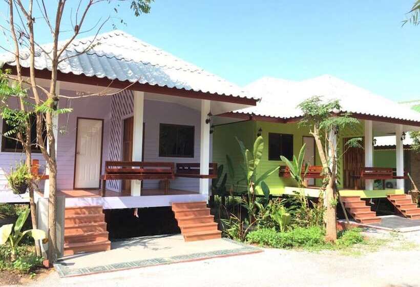 استراحتگاه Aioun At Amphawa