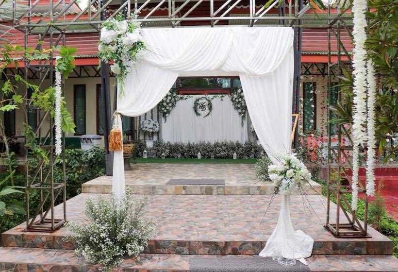 استراحتگاه Aioun At Amphawa