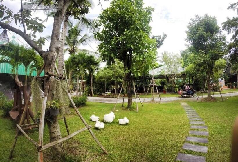 استراحتگاه Aioun At Amphawa