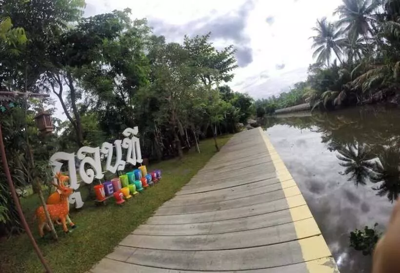 استراحتگاه Aioun At Amphawa