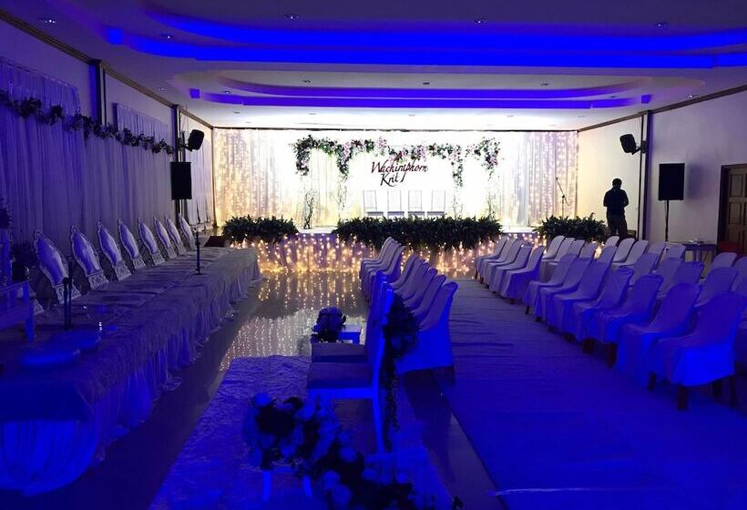 استراحتگاه Aioun At Amphawa