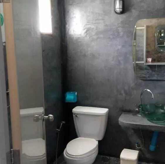 هتل Baan Kiengtalay Samroiyod