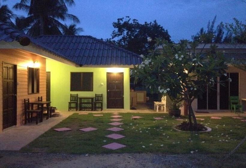 호텔 Baan Kiengtalay Samroiyod