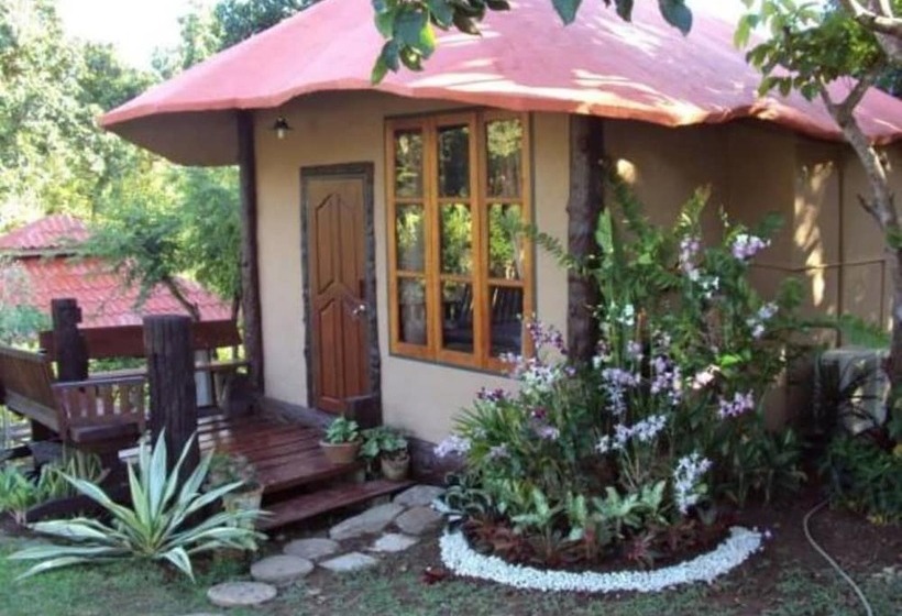 בית מלון כפרי Baan Phuthadol