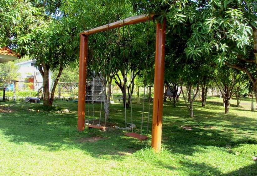 בית מלון כפרי Baan Phuthadol