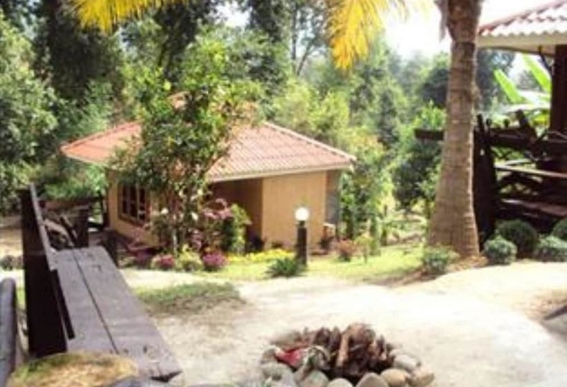 בית מלון כפרי Baan Phuthadol