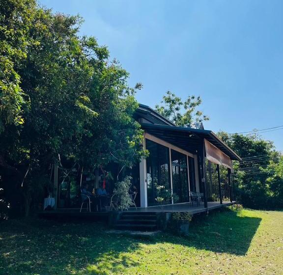 Отель Bualinn Resort