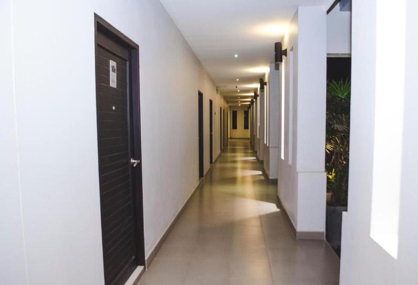 Отель Bualinn Resort