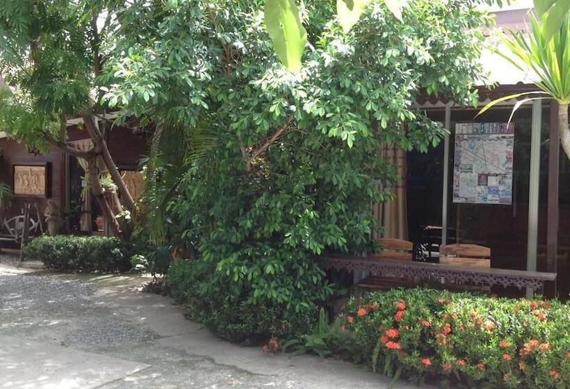 فندق Country View Resort