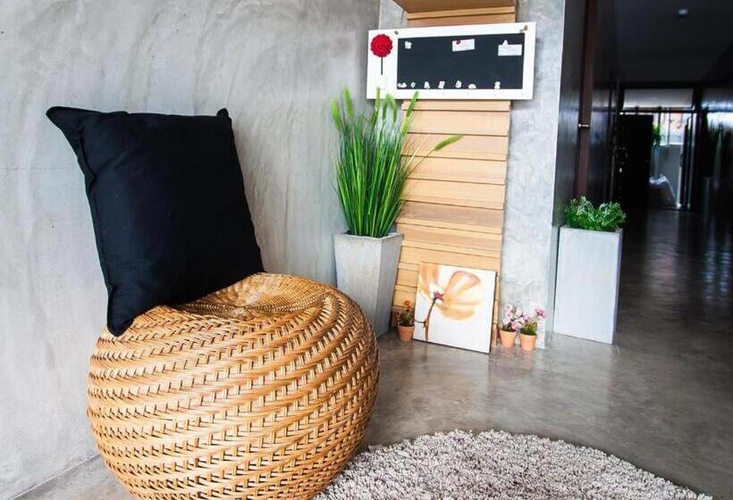 هتل Journey Hostel Surat