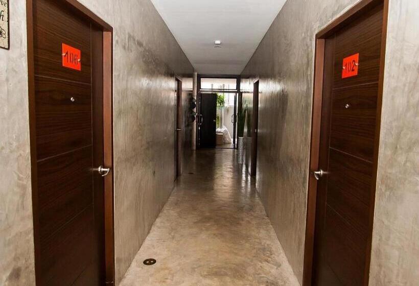 هتل Journey Hostel Surat