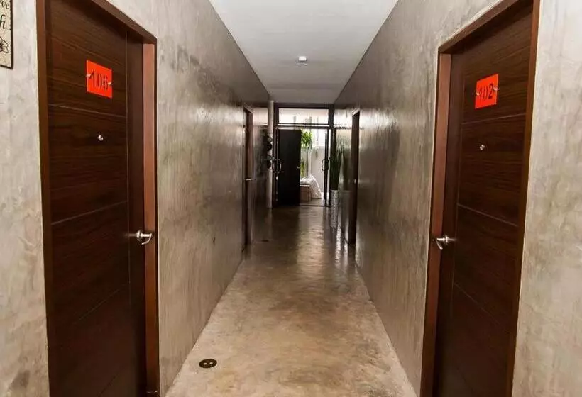 هتل Journey Hostel Surat