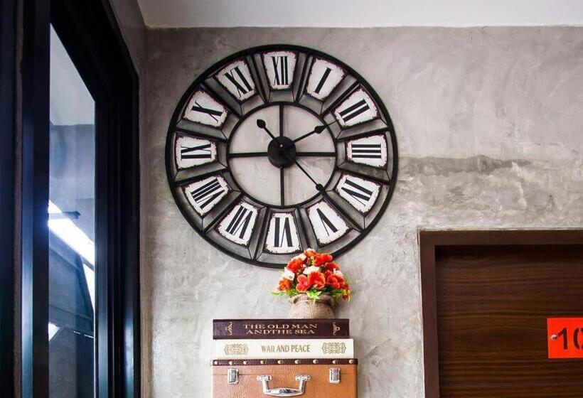 هتل Journey Hostel Surat