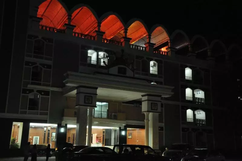 ホテル Queen Palace