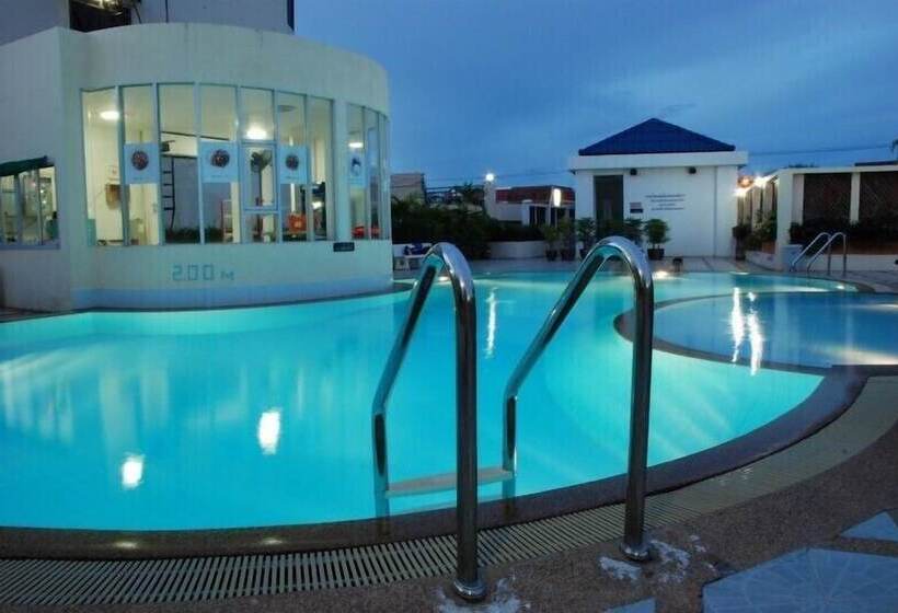 Отель River City