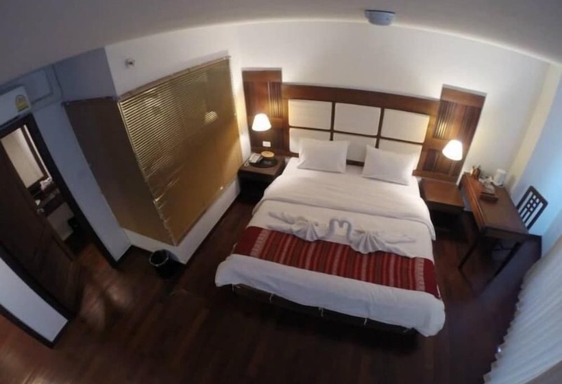 Отель River City