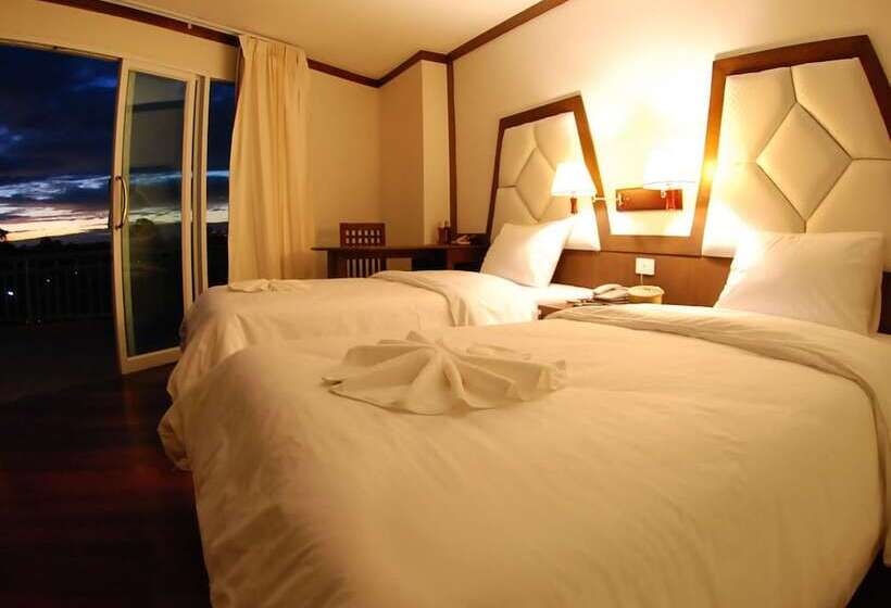 Отель River City