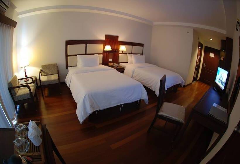 Отель River City