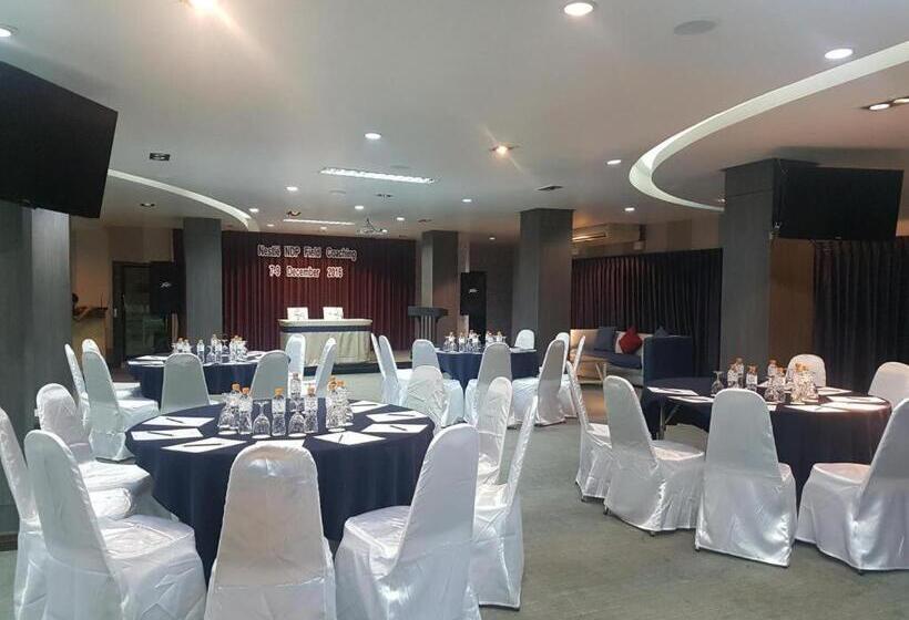 בית מלון כפרי The Loft Seaside Sriracha