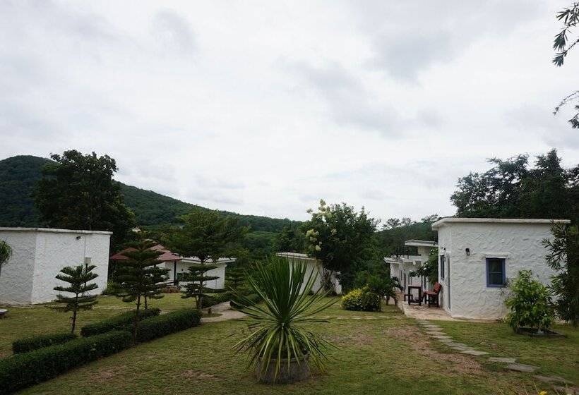 בית מלון כפרי Whiterock Resort Pakchong