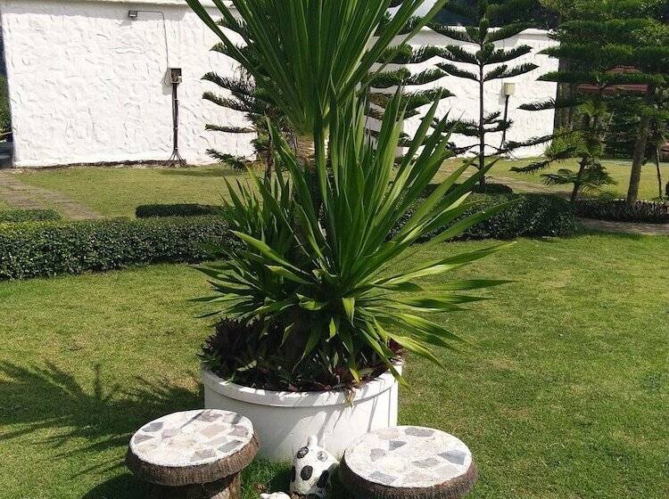 בית מלון כפרי Whiterock Resort Pakchong