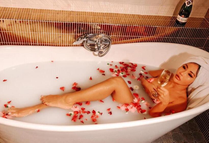 Namphung Phuket Boutique Resort