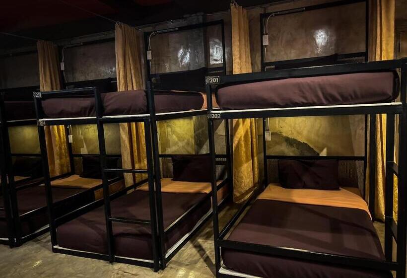 Nappark Hostel @khao San
