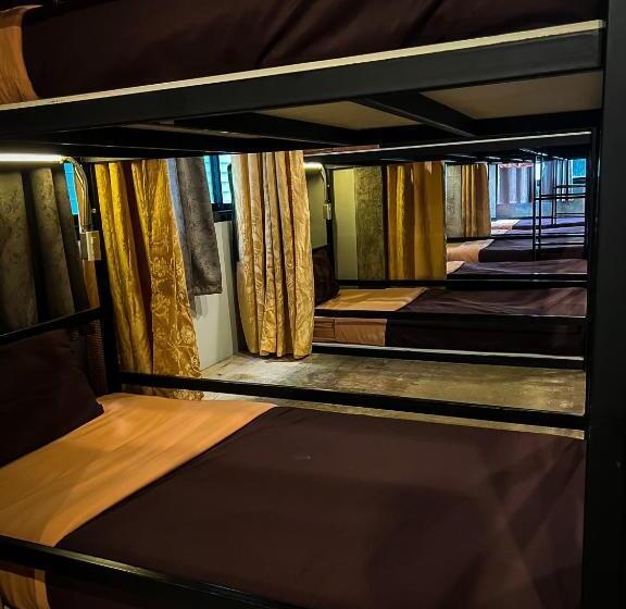 Nappark Hostel @khao San