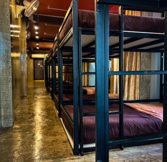 Nappark Hostel @khao San