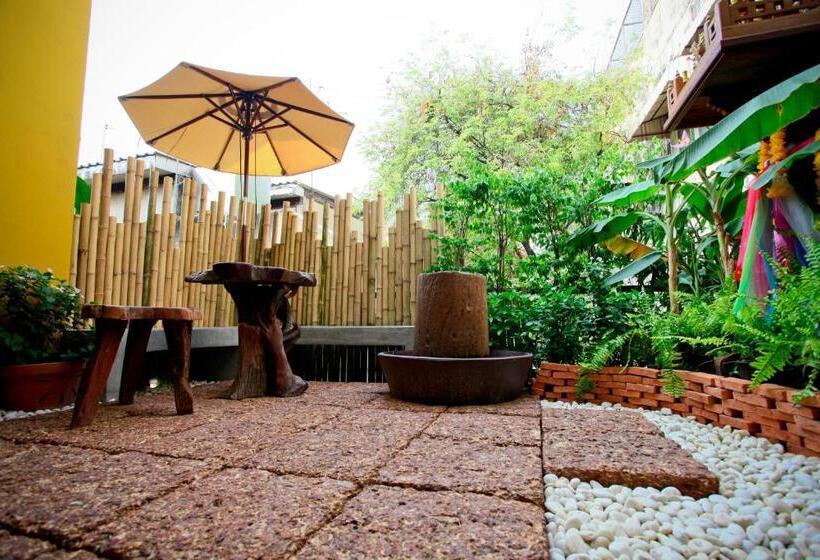 Nappark Hostel @khao San