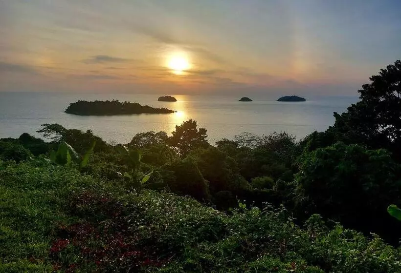 Lomakeskus Red Moon Hideaway