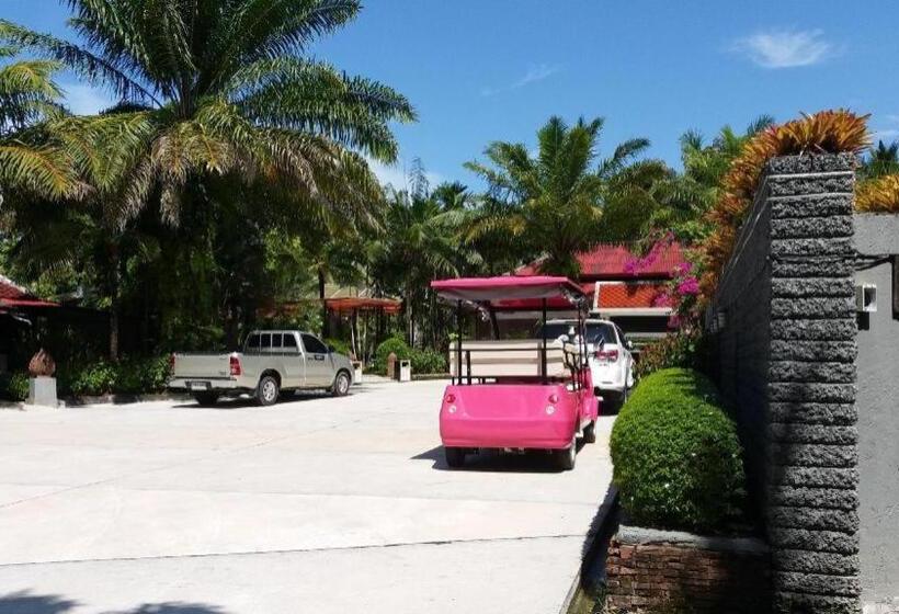 Royal Lee Resort And Spa