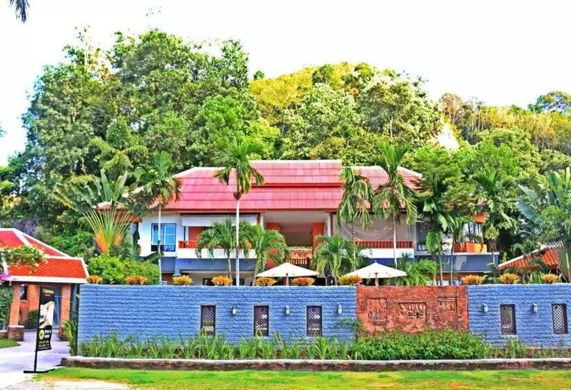 Royal Lee Resort And Spa