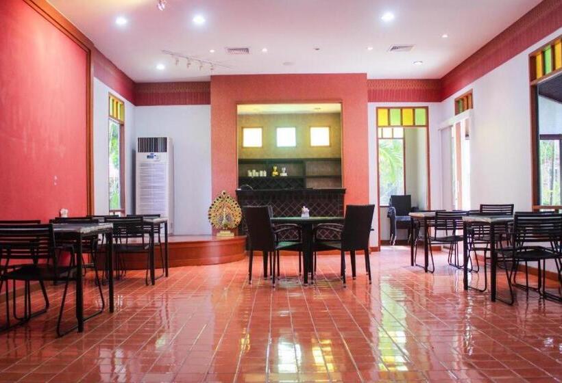 Royal Lee Resort And Spa