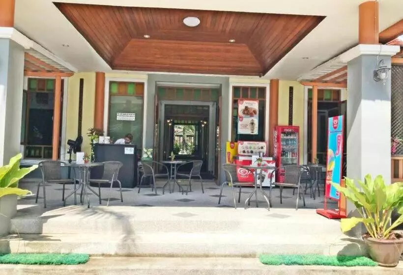 Royal Lee Resort And Spa