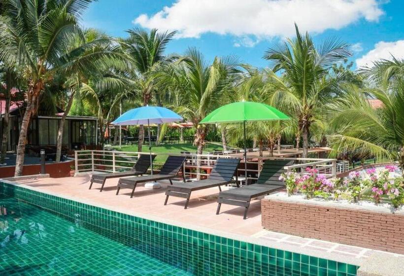 Royal Lee Resort And Spa