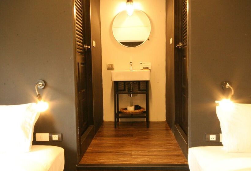 Strips The Poshtel Hostel