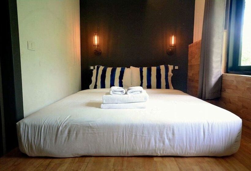 Strips The Poshtel Hostel