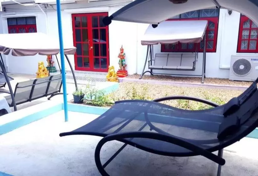 Super Hostel