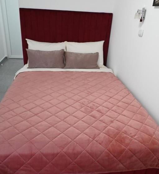 تختخواب و صبحانه Apartments Imper   Imd