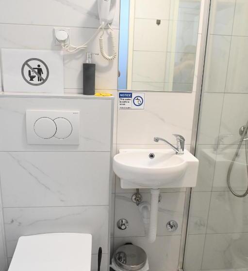 تختخواب و صبحانه Apartments Imper   Imd
