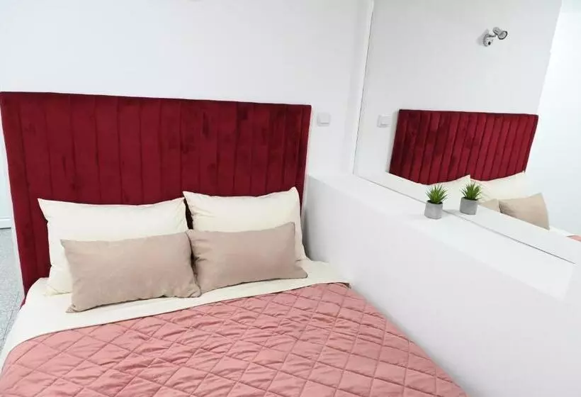 تختخواب و صبحانه Apartments Imper   Imd