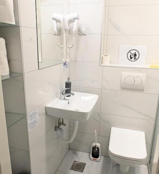 تختخواب و صبحانه Apartments Imper   Imd