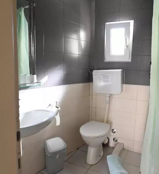 تختخواب و صبحانه Apartments Imper   Imd