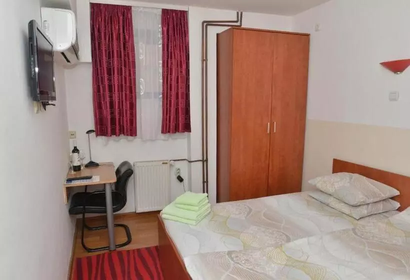 تختخواب و صبحانه Apartments Imper   Imd