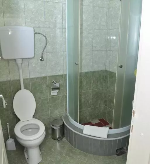 تختخواب و صبحانه Apartments Imper   Imd
